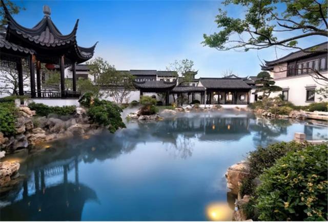中式風(fēng)格別墅庭院設(shè)計(jì)案例：詩(shī)韻浮華，白墻青瓦，荷塘月色