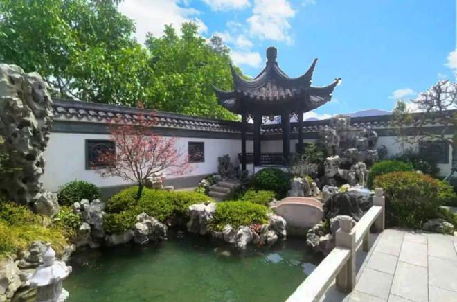 錦鯉魚(yú)池位置