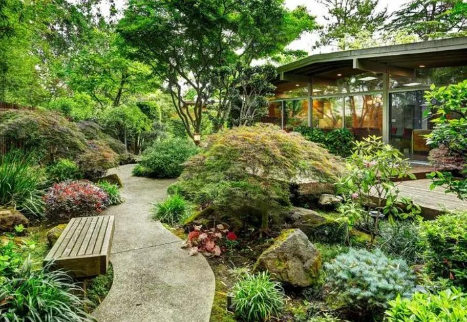 別墅庭院花園設(shè)計時，選擇本地鄉(xiāng)土植物的五大優(yōu)勢